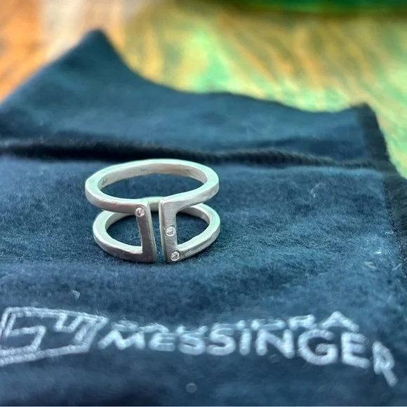 Saundra Messinger Open Bar Sterling Sliver Ring w/3 Diamonds - Picture 4 of 7